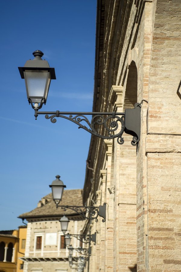 Quels sont les avantages de la marche rapide pour les patients souffrant d'hypertension artérielle?